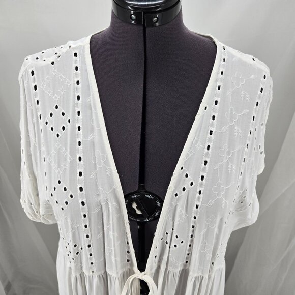 725-25 Torrid White Cotton Eyelet Maxi Kimono Duster Size 2X 18/20 - Picture 3 of 10